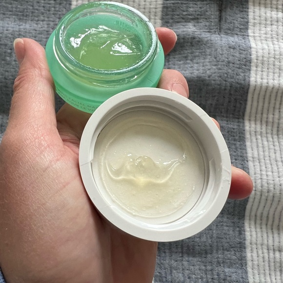 Beautycounter Reflect Effect AHA Smoothing Facial Mask & Tool - Picture 3 of 3